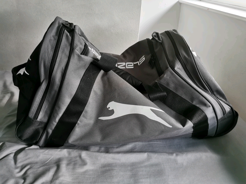slazenger wheeled holdall
